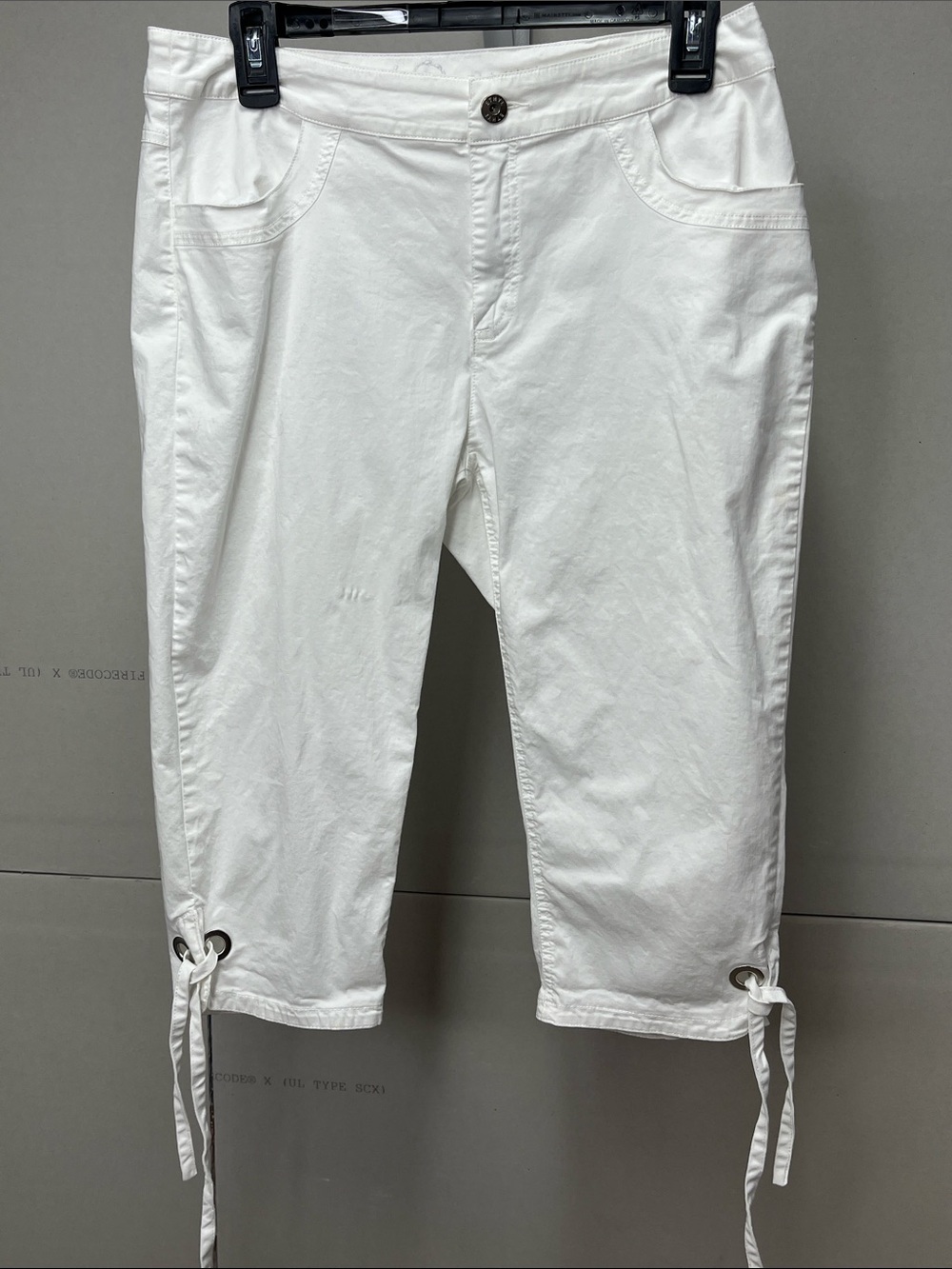ETHYL Women’s White Capri Pants with Adjustable Ties